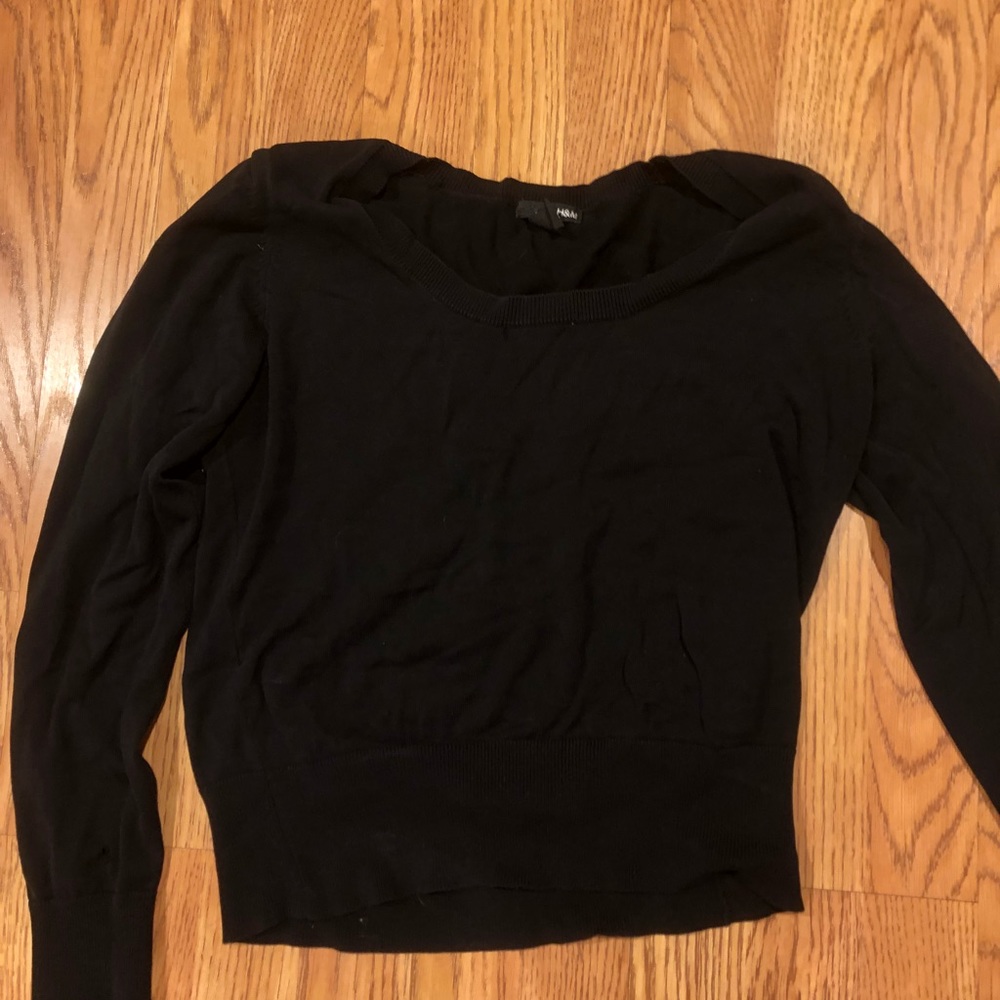 H & M black sweater